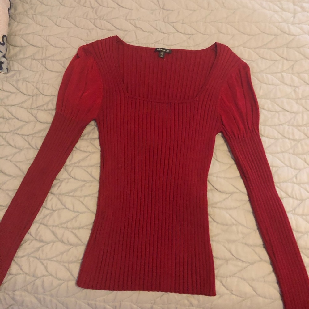 ❤️❤️5/$25 ❤️❤️❤️ Classy red knit fitting sweater